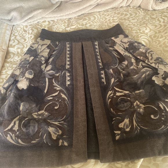 Byblos gorgeous gray skirt - Picture 1 of 3